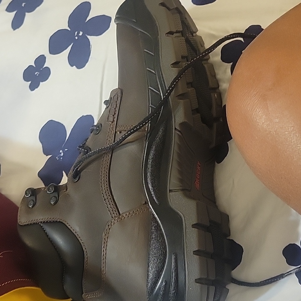 Boots - Picture 5 of 6